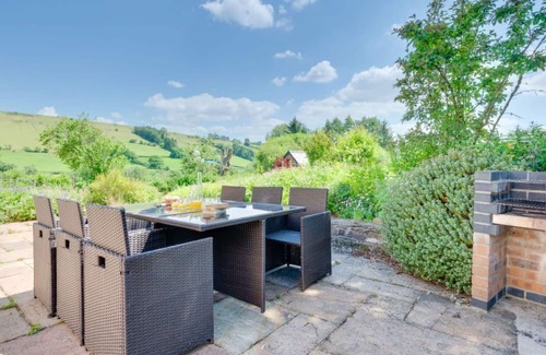 Trecastle Villa | Stunning private villa for 8 guests with WIFI, hot tub, TV, patio, panoramic view and parking