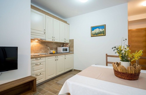 Senj House | Stunning private villa for 12 people with private pool, WIFI, TV, terrace, pets allowed and park.