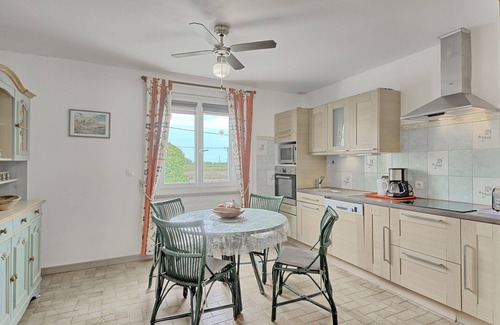 Kerbors House | Stunning private villa for 4 guests with WIFI, TV, terrace and pets allowed