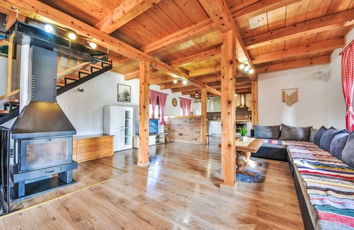 Lovinac House | Stunning private villa for 11 people with WIFI, A/C, TV, panoramic view and parking