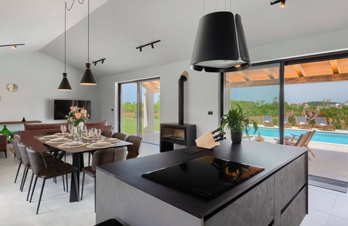 Valdebek Villa | Stunning private villa for 6 people with hot tub, WIFI, private pool, A/C, TV and terrace