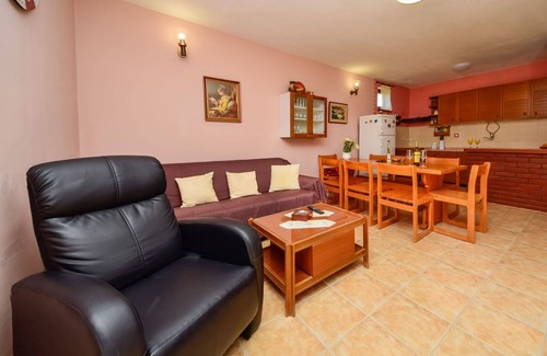 Racisce House | Stunning private villa for 8 guests with WIFI, A/C, TV, terrace and parking