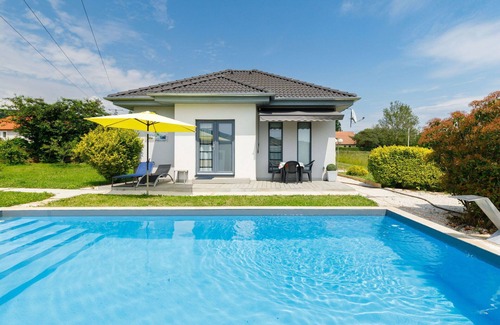 Abrahamhegy House | Stunning private villa for 7 guests with private pool, terrace, pets allowed and parking