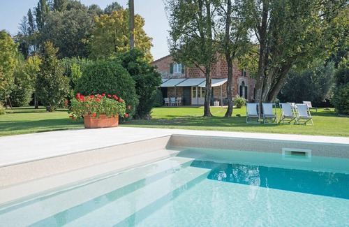 Orentano Villa | Stunning private villa for 12 guests with private pool, WIFI, A/C, TV, panoramic view and parking