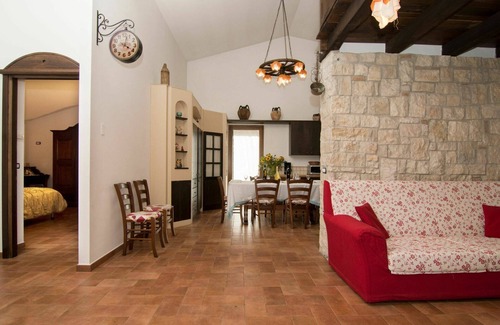 San Lupo House | Stunning private villa with private pool, A/C, WIFI, TV, patio, pets allowed and panoramic view