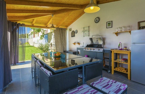 Orihi House | Stunning private villa with private pool, WIFI, A/C, TV, terrace, pets allowed and parking
