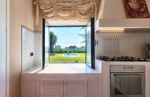 Zambratija Villa | Stunning private villa with WIFI, A/C, private pool, TV, terrace, pets allowed and parking