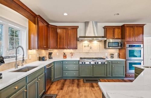 Mineral House | Stunning Public Side Lake Anna Waterfront Heated Pool Game Room Boatdock Hot Tub Firepit