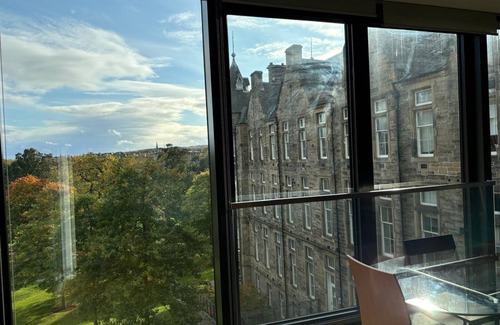 Marchmont Apartment | Stunning Quartermile meadows view two bedroom apartment