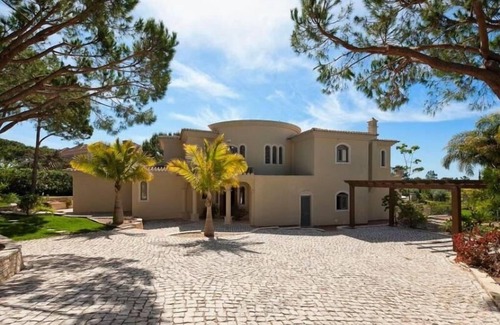 Quinta do Lago Villa | Stunning Quinta do Lago Villa. Sleeps 12. Private Heatable Pool. Close to Beach W131 - Almancil, Algarve