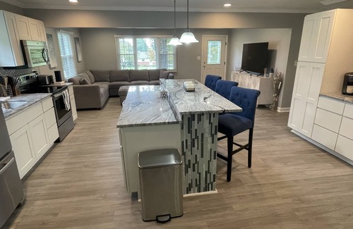 Greensboro House | Stunning ranch style 4bd 3bth home nestled in a lovely serene neighborhood!