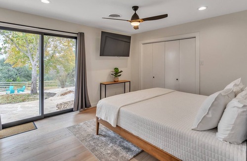Kerrville House | Stunning Ranch Villa With Pool - Game Room - Hot tub - Fire Pit & Gorgeous Views!