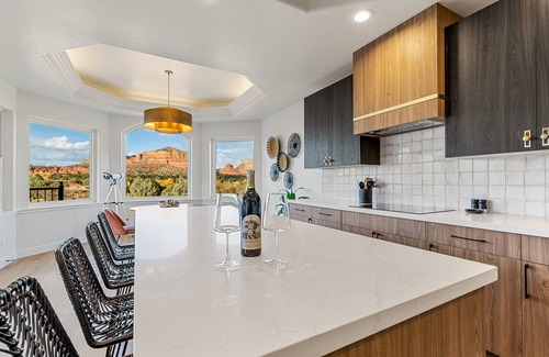 Oak Creek Villa | Stunning Red RockViews|Hot Tub|Fire Pit|Game Room|Bar