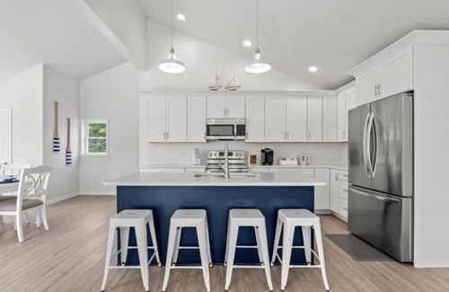 Winterport Cottage | Stunning Remodeled Coastal Oasis - Gorgeous Water Views, A/C, Dogs, Firepit