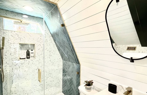 Pottsboro Cabin | Stunning remodeled modern Aframe 1 mile to Lake Texoma and Highport Marina
