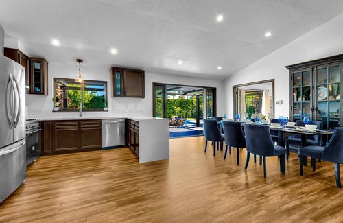 El Mirador House | Stunning Resort Style Oasis! Pool, Hot Tub, Fire Table, & Close to Downtown PS!