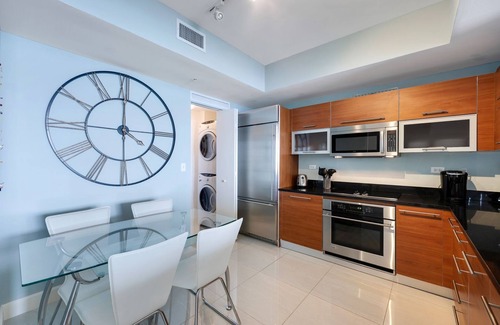 Edgewood Condo | Stunning Riverfront High Rise 2-bed condo w/Pool, Spa, Fitness, Clubroom & More!