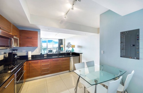 Edgewood Condo | Stunning Riverfront High Rise 2-bed condo w/Pool, Spa, Fitness, Clubroom & More!