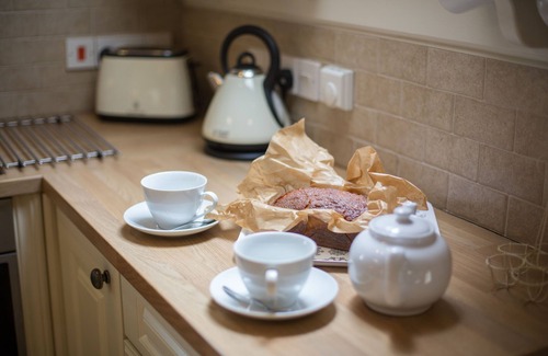 Eglwyswrw House | Stunning Romantic Barn Overlooking a Peaceful Meadow in Pembrokeshire.