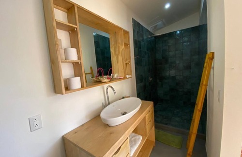 Santa Teresa Cabin | Stunning room Ocean view | Ac | Hot Water