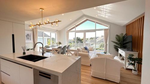 Rothesay Bay House | Stunning Rothesay Bay