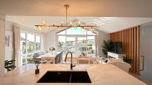 Rothesay Bay House | Stunning Rothesay Bay