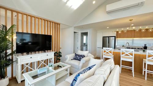 Rothesay Bay House | Stunning Rothesay Bay