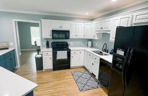Sanford House | Stunning Sanford home with privacy and a beautiful view.