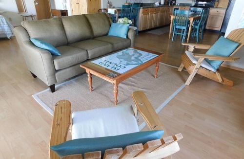 Oak Harbor Apartment | Stunning Saratoga Passage View!