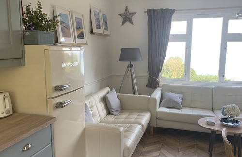 Bucks Cross Ski Chalet | Stunning Sea Views on North Devons Glorious Coastline. Dog Friendly & SW Path