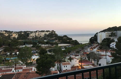 Serpentona Apartment | Stunning sea view apartment near the beach and shops