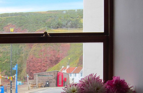 Fraserburgh Cottage | Stunning Sea Views . Pets welcome. Woodburner