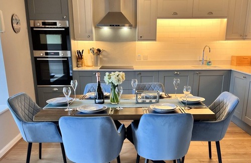 Waren Mill Apartment | Stunning seaview luxury apt, sleeps 6 nr Bamburgh