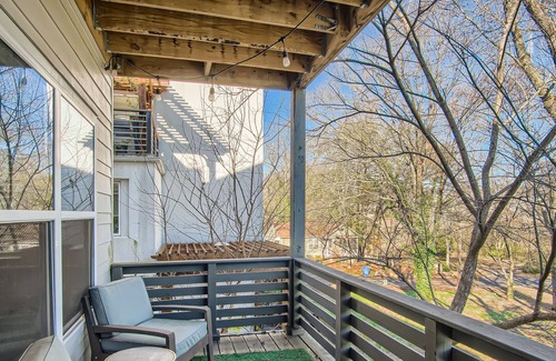 Edgewood House | Stunning Sleek 3-Story Home in Edgewood ATL