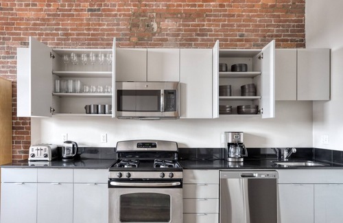 South End Apartment | Stunning South End Studio, by Blueground