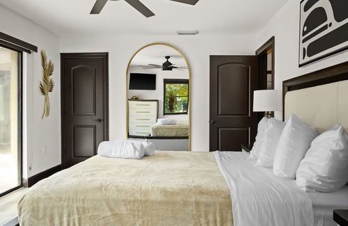Sunset Park House | Stunning South Tampa home with an Impeccable design, and a prime location!