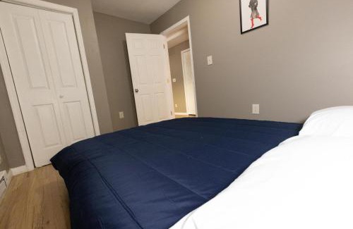The Heights Apartment | Stunning & Spacious 4-Bed Apt - Close to NYC