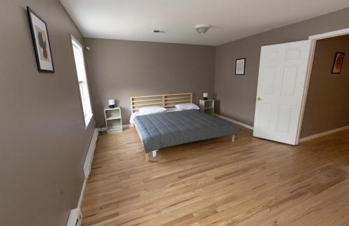 The Heights Apartment | Stunning & Spacious 4-Bed Apt - Close to NYC