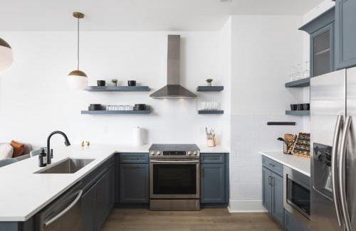 Cleveland Park Apartment | Stunning Spacious 6 Beds, 2 Bedroom in Walkable Area