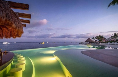 Cozumel House | Stunning Studio in Caribbean with Hot Tub