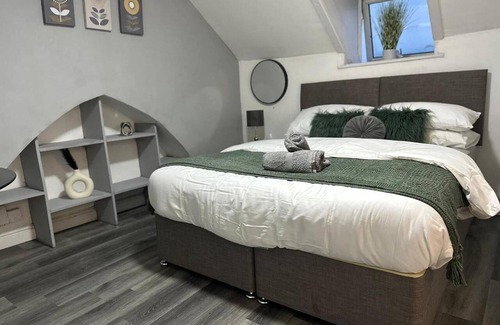 Newport Apartment | Stunning Studio Apartment in Newport