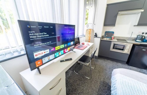 Selly Oak House | Stunning Studio in Birmingham