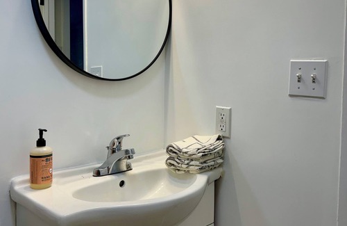 Valley Village Apartment | Stunning Studio located in the alluring Valley near major attractions!