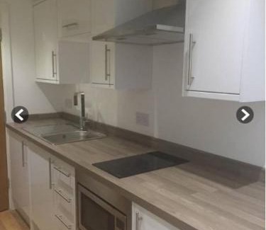 Banstead Apartment | Stunning Studio2, Banstead with free off st parking