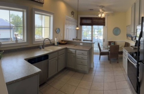 Bonito Boathouses House | Stunning Sunrise and Sunset Views, King Suites, and Double Balconies. Premium Golf Cart Included, and Well-Behaved Pets Considered - 861 Bonito Rd