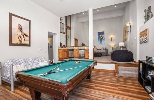 Steamboat Springs Ski Chalet | Stunning sunsets, mountain views, and minutes to the mountain.