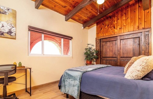 San Antonio del Mar Bed & Breakfast | Stunning sunsets|Close to Beach|fireplace|Wi-Fi