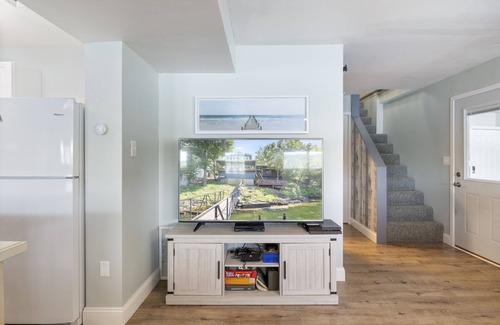 Rocky Mount House | Stunning Sunsets, Vibrant Bars and Restaurants at the Waterfront