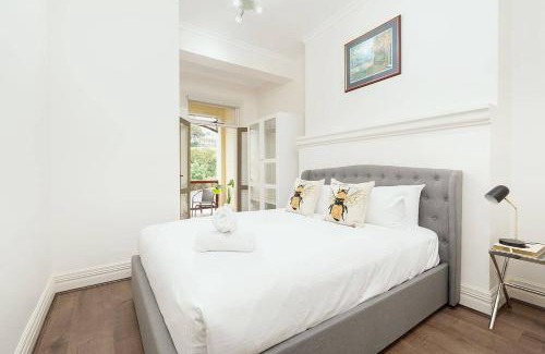 Millers Point Apartment | STUNNING SYDNEY HOME 6