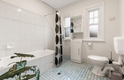 Millers Point Apartment | Stunning Terraced Apartment near the Sydney Opera House